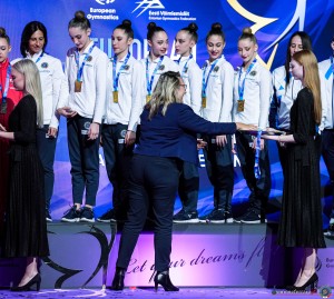 podium jr group sfe02589 copia simone ferraro ph